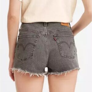 NWT✨501 ORIGINAL FIT HIGH RISE WOMEN'S SHORTS Size 28 Retail $68